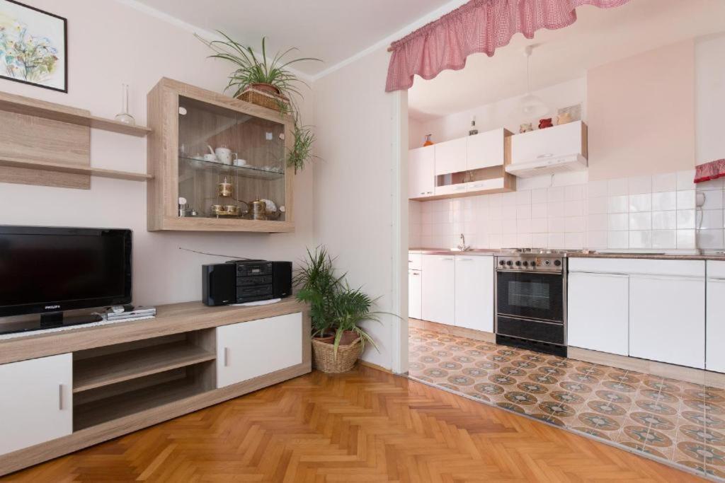 קרק Apartments Hodanic מראה חיצוני תמונה