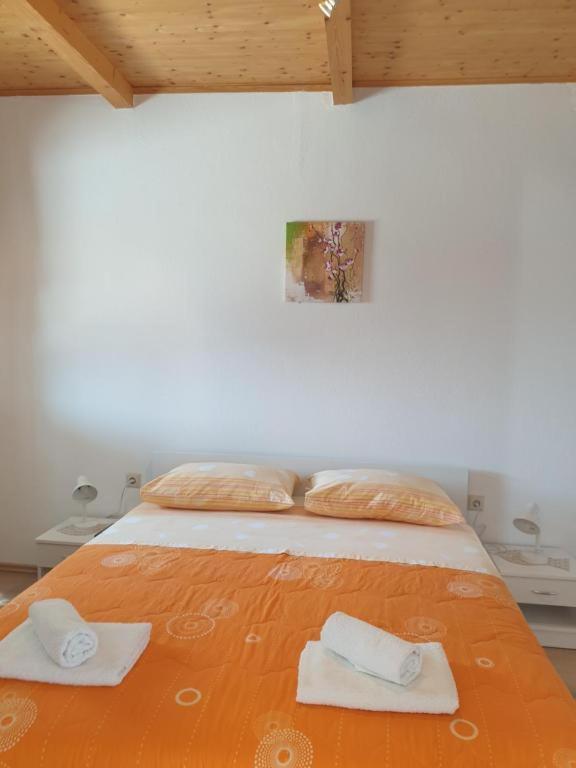קרק Apartments Hodanic מראה חיצוני תמונה