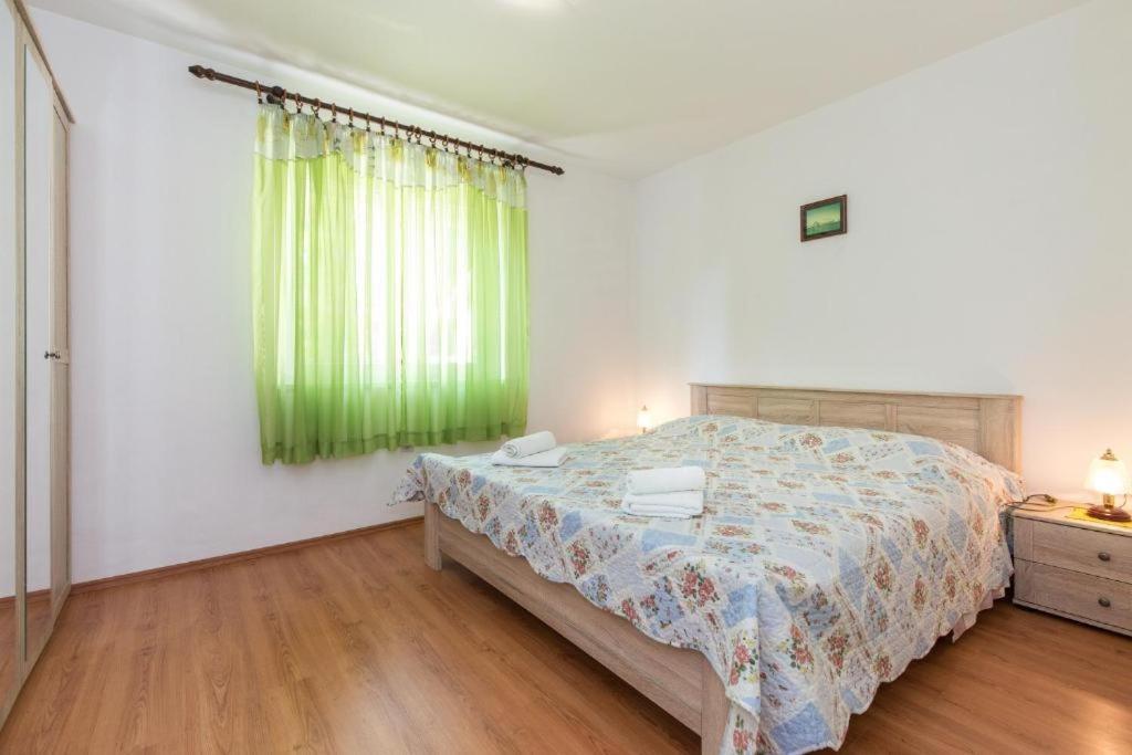 קרק Apartments Hodanic מראה חיצוני תמונה