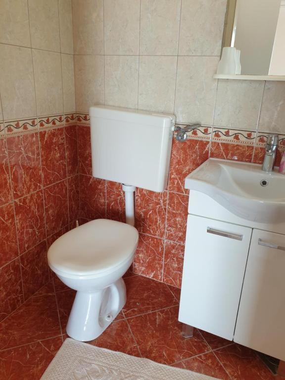 קרק Apartments Hodanic מראה חיצוני תמונה